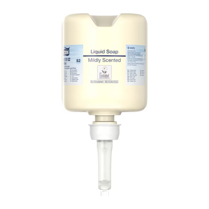 Een beige donorcontainer met het opschrift „Tork 420502 Mini Vloeibare Zeep, Mild Geurend“ met een inhoud van 475 ml is voorzien van een praktische pomp. Dit product van TORK – Essity Professional Hygiene Germany GmbH is ontworpen voor uitstekende handhygiëne en is voorzien van verschillende markeringen en logo's, waaronder een „Ecolabel“ dat milieuvriendelijke huidverzorging promoot.