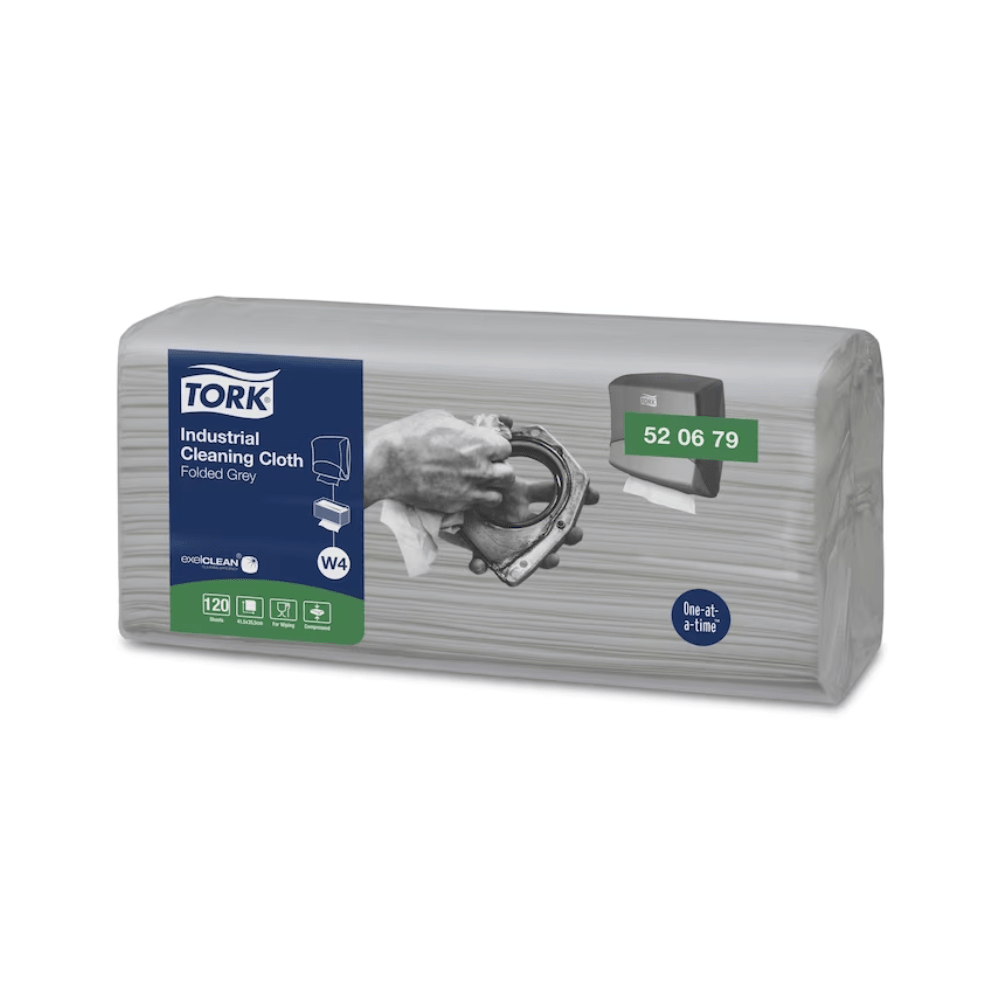 Verpakking met Tork 520679 industriële reinigingsdoeken, premium reinigingsdoeken W4 in grijs, van TORK - Essity Professional Hygiene Germany GmbH. Op de voorkant is een hand afgebeeld die machineonderdelen met het doek reinigt. Deze verpakking bevat 120 doeken en is gemarkeerd met de productcode 52 06 79 voor uitzonderlijke industriële reinigingsprestaties.