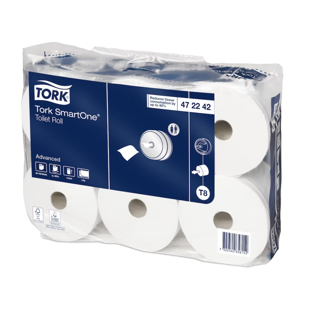 Een doos Tork SmartOne® toiletpapier, ontworpen voor een hygiënische enkelveluitname, wordt geleverd in een transparante verpakking die de zes witte rollen onthult. Het etiket toont productdetails in een elegant blauw-wit ontwerp van TORK – Essity Professional Hygiene Germany GmbH.