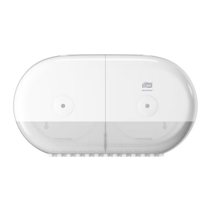 De Tork SmartOne® 682000 Mini Dubbelrolhouder voor toiletpapier T9 van Essity Professional Hygiene Germany GmbH is een witte dubbel-toiletpapierhouder met een transparante onderkant, die op slimme wijze twee rollen opneemt. Het slanke, afgeronde ontwerp maakt het een uitstekende keuze voor commerciële of openbare toiletten en biedt zowel functionaliteit als elegantie.