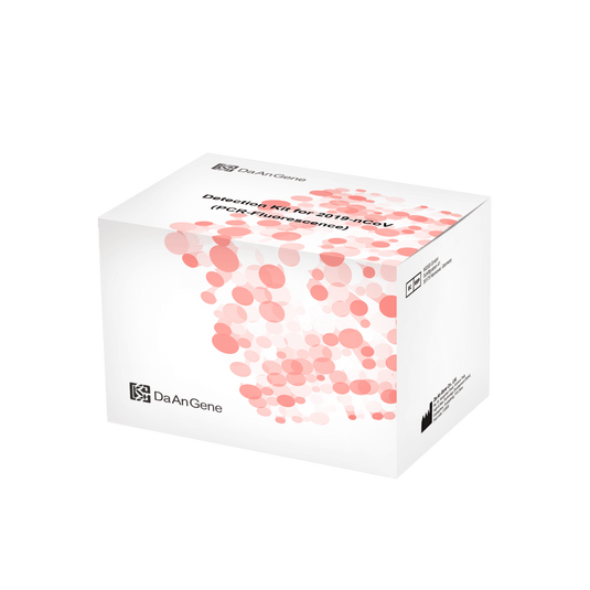 Op een groene achtergrond is een witte verpakkingsdoos afgebeeld voor de „Testkit (PCR-fluorescentie) DaAn Gendiagnostik-Kit voor 2019-nCoV“ met 96 tests, voorzien van het opschrift „Altruan“.
