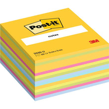 Een stapel Post-it® Notes kubus, Ultra-kleuren (76x76 mm, 450 vel, 1 blok), van 3M Nederland B.V., heeft een geel voorblad met het Post-it logo - ideaal als kleurrijk notitieblok. 100% PEFC gecertificeerd (SGSCH-PEFC-COC-110078).