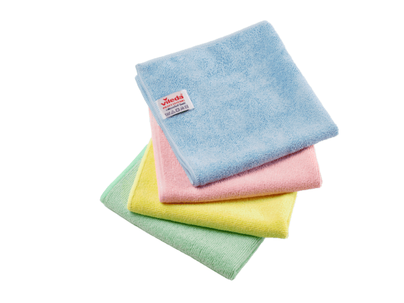 Vier op elkaar gestapelde Vileda Professional r-MicroTuff Swift microvezeldoeken in blauw, rood, geel en groen.
